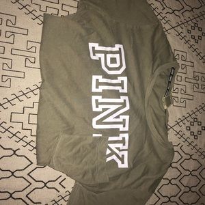 Short sleeve vs pink shirt